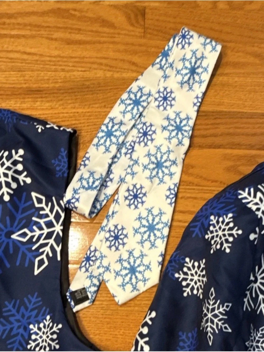 Men's Navy Blue Snowflake Suit Jacket, Vest & Pants Set